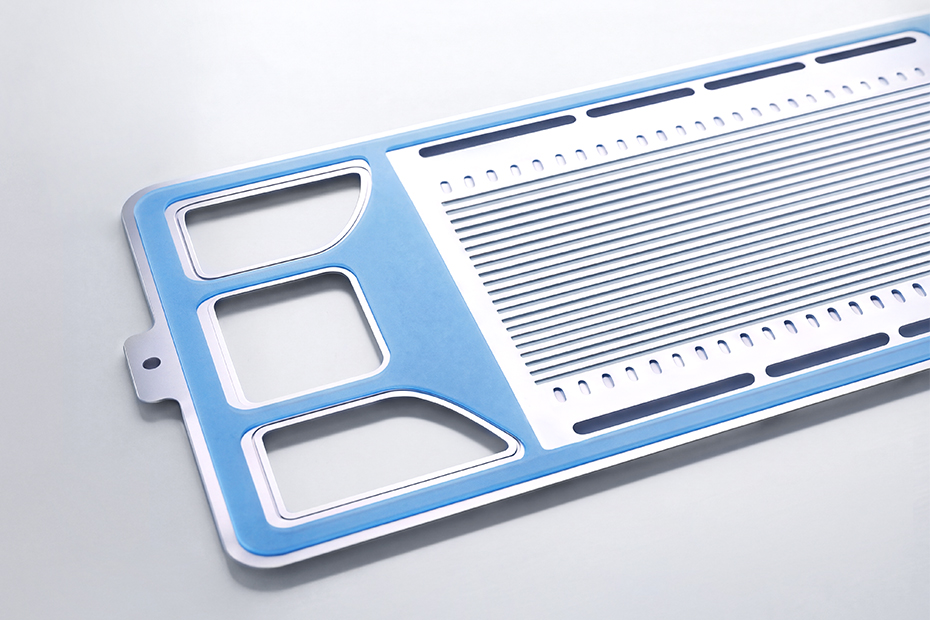Illustration of a bipolar plate with a blue flat gasket made of Wevo sealant WEVOSIL 20000 A/B